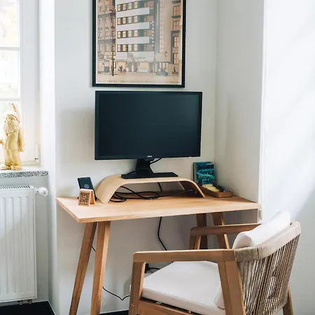 Wroclawguide - Gemütliche Mit Flussblick In Bester Lage Breslavia